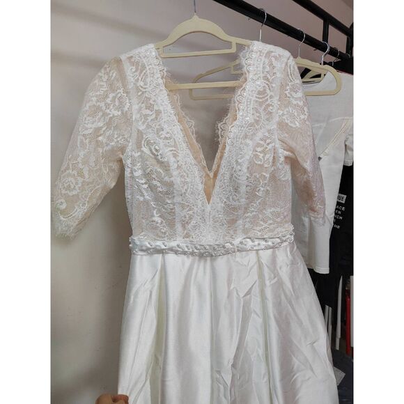 IS-NWT Elegant Long Sleeve Wedding Dresses V-Neck Satin A-Line Bridal Gown - Picture 6 of 7